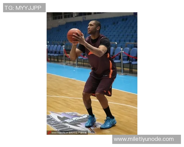 尤文图斯训练动态麦肯尼与小孔塞桑独自备战布雷默热格罗瓦暂时休息