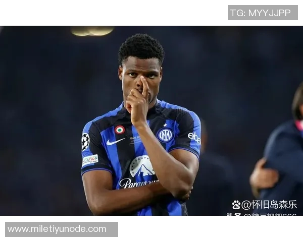 邓弗里斯更换经纪人若顶级球队求购将考虑转会事宜